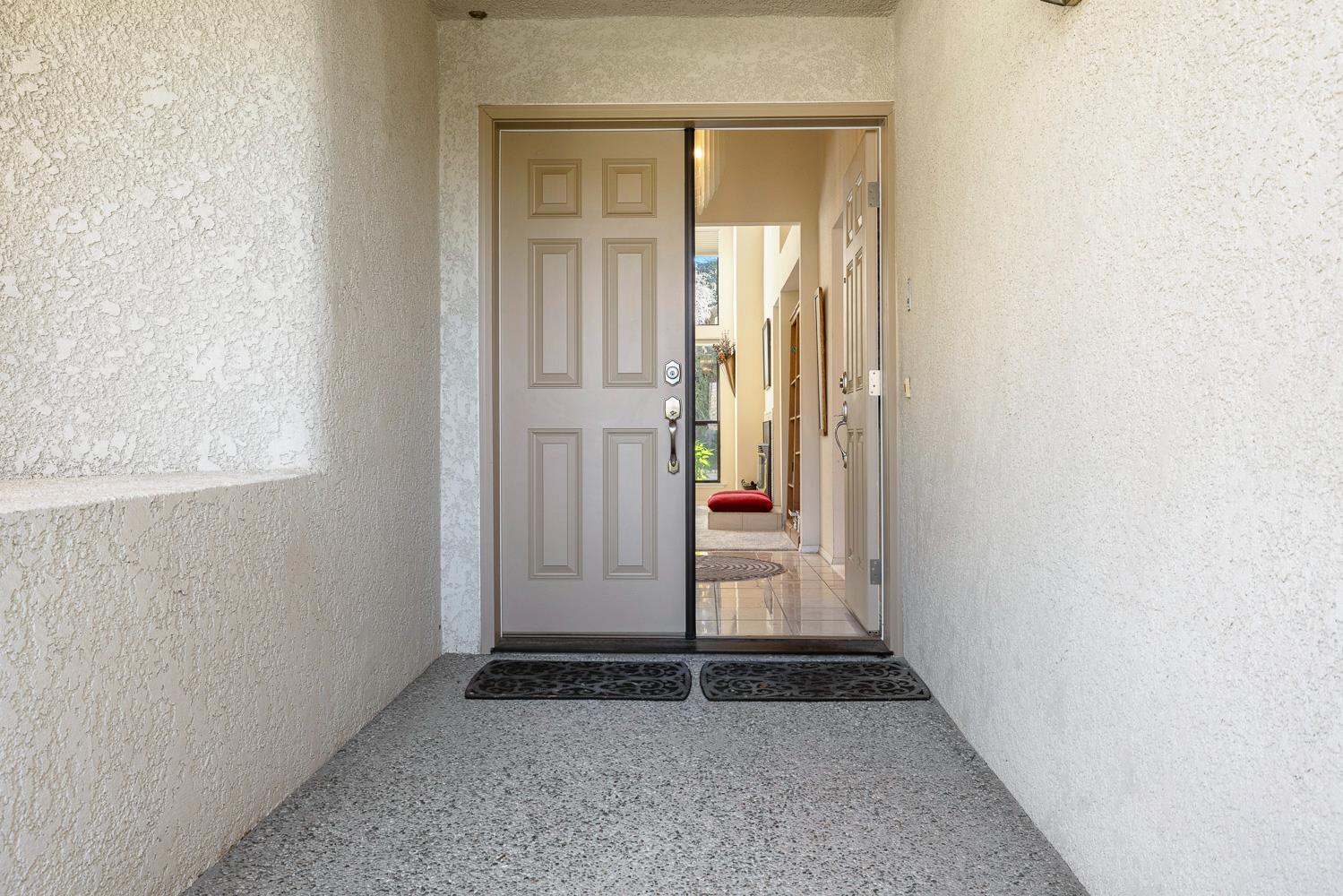 8408 N 6th St, Fresno, CA 93720