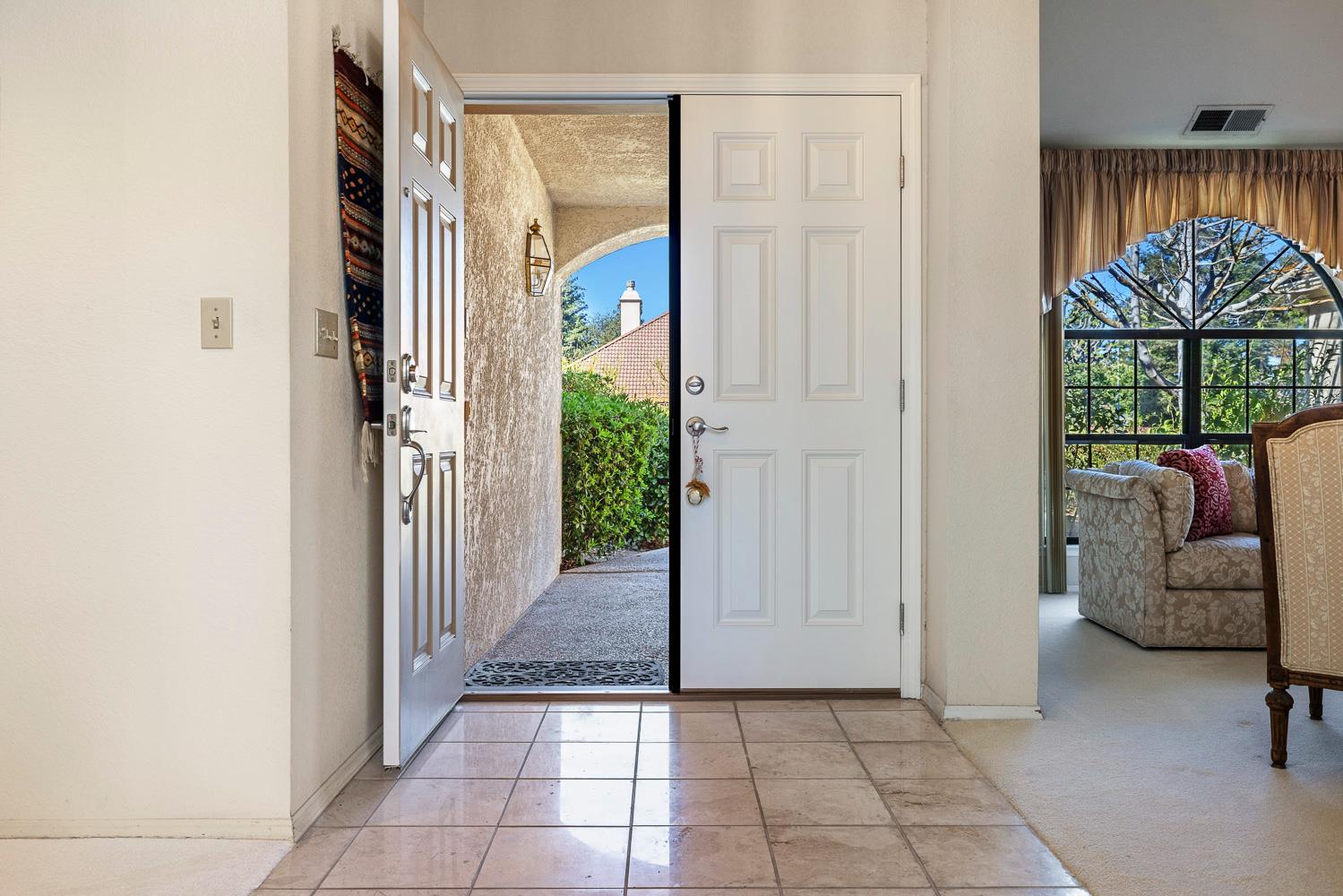 8408 N 6th St, Fresno, CA 93720