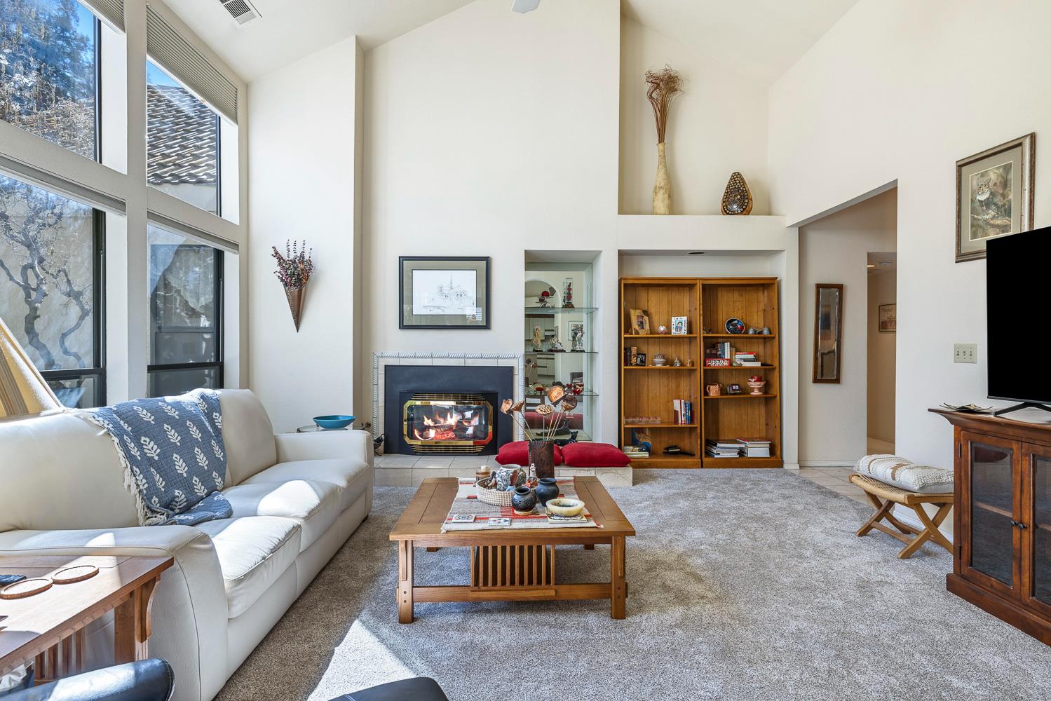 8408 N 6th St, Fresno, CA 93720