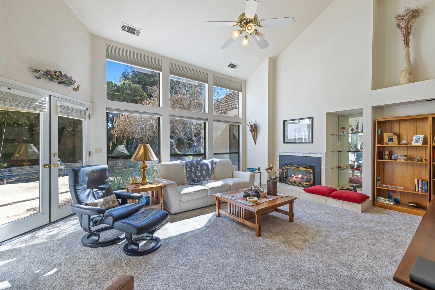 8408 N 6th St, Fresno, CA 93720