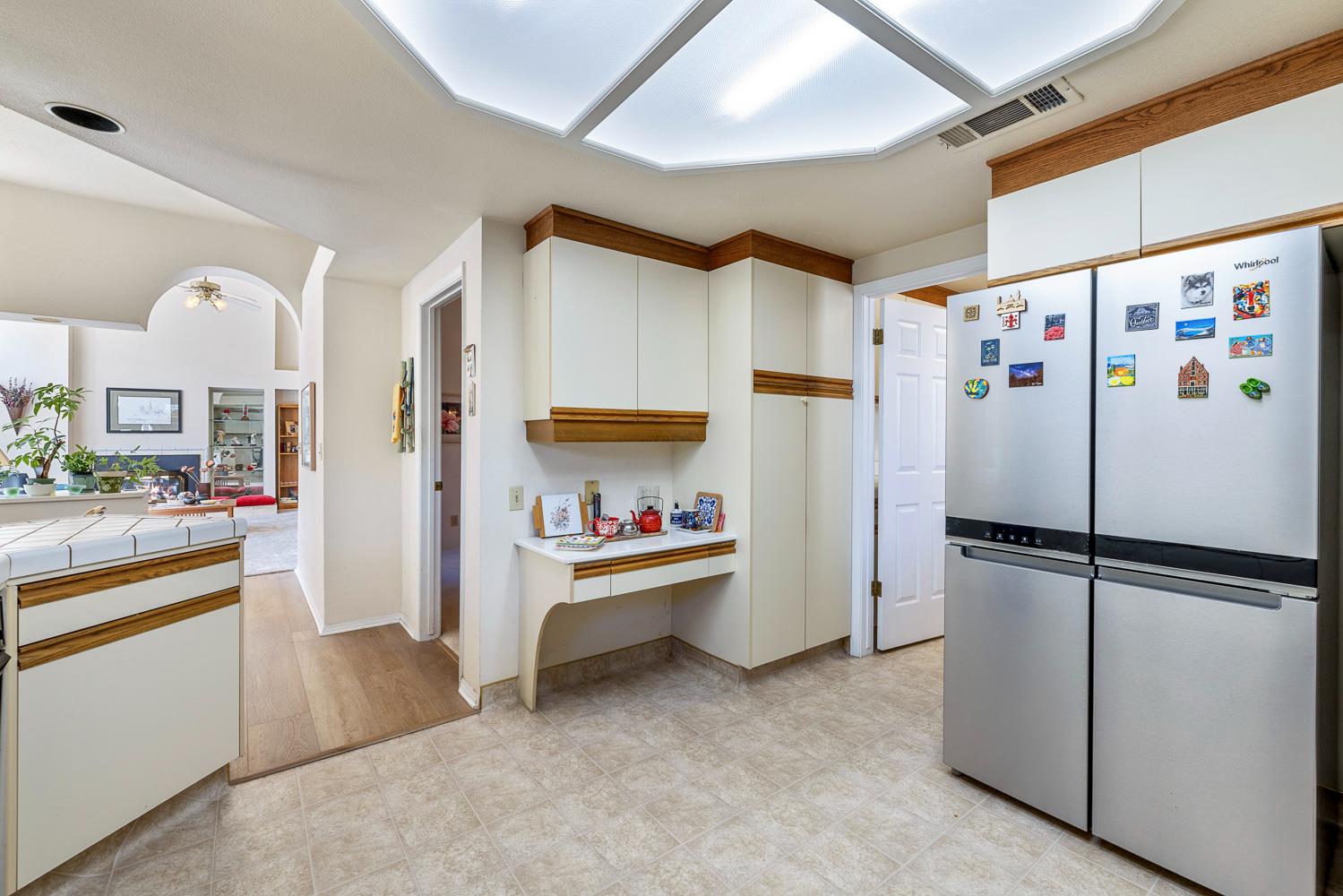 8408 N 6th St, Fresno, CA 93720