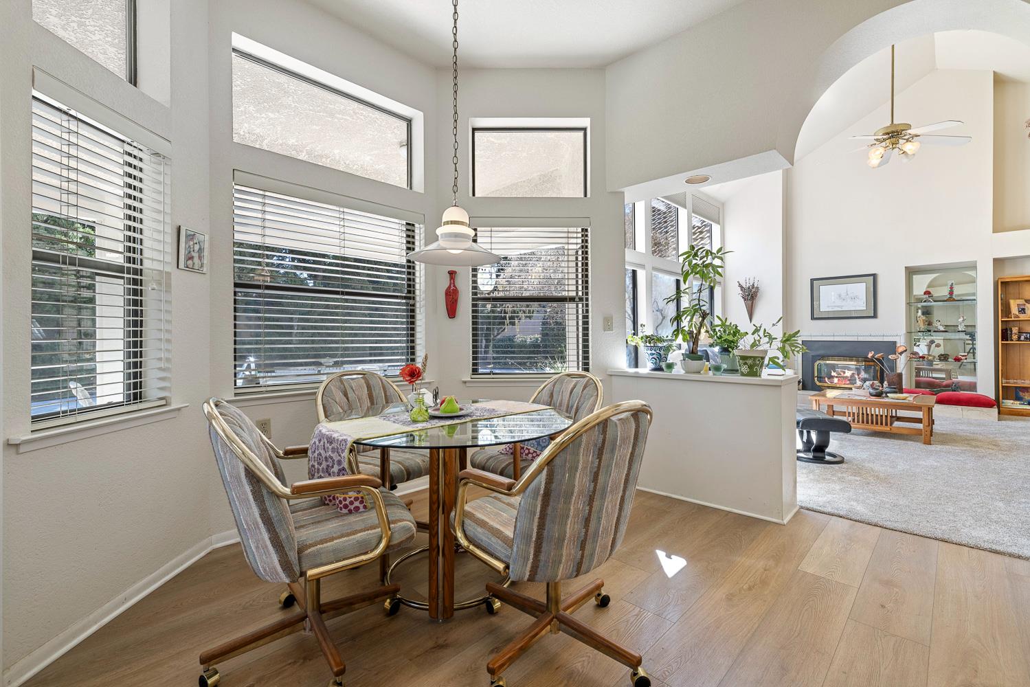 8408 N 6th St, Fresno, CA 93720