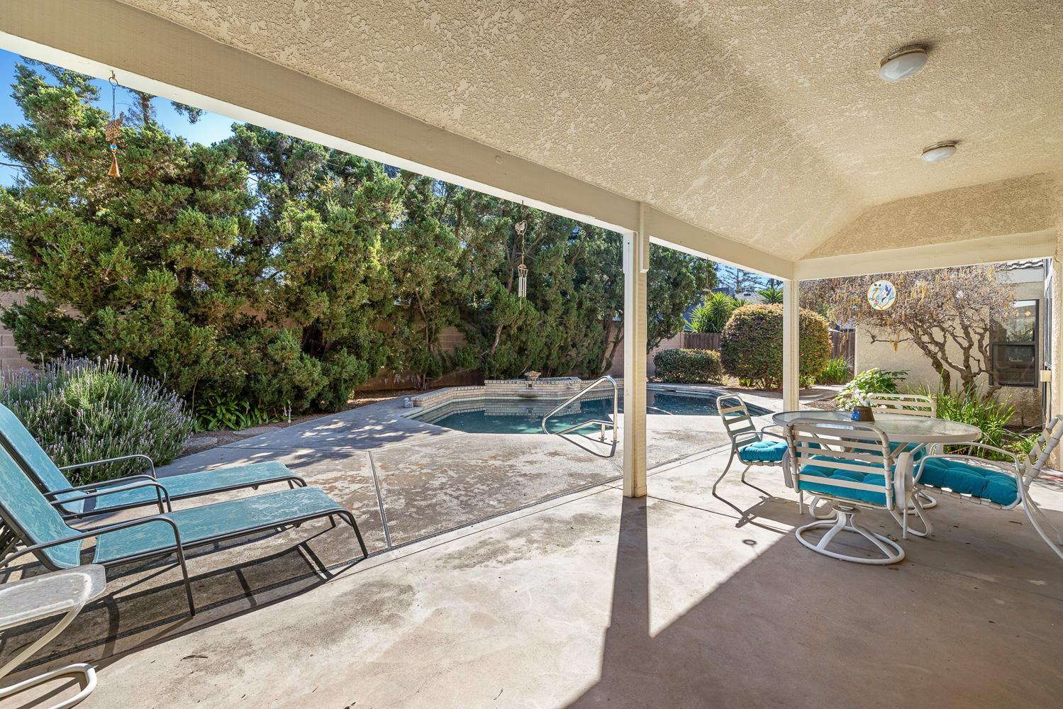 8408 N 6th St, Fresno, CA 93720