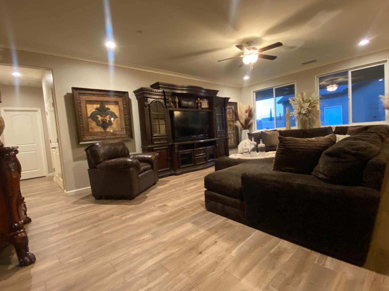 2351 Avenue 396, Kingsburg, CA 93631