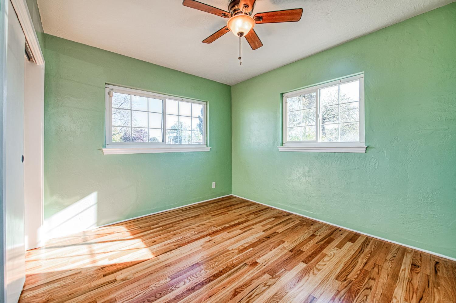 2324 E Cortland Ave, Fresno, CA 93726