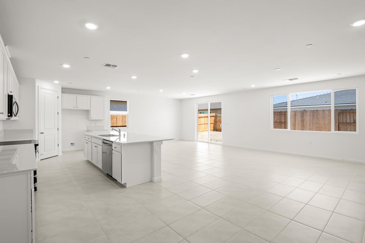 2149 S Cindy Ave, Fresno, CA 93725