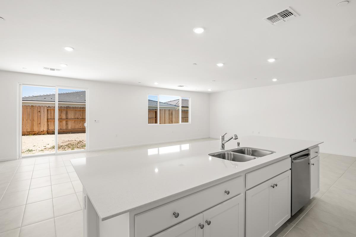 2149 S Cindy Ave, Fresno, CA 93725