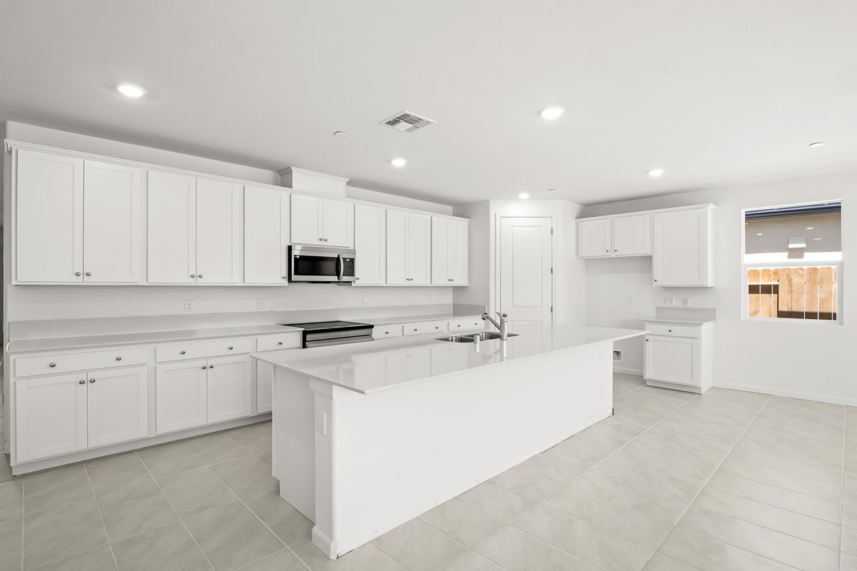 2149 S Cindy Ave, Fresno, CA 93725