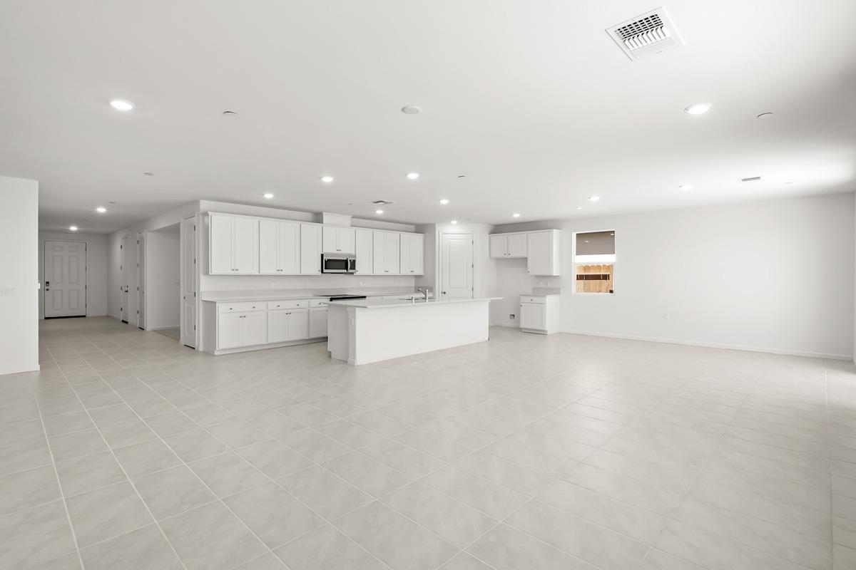 2149 S Cindy Ave, Fresno, CA 93725