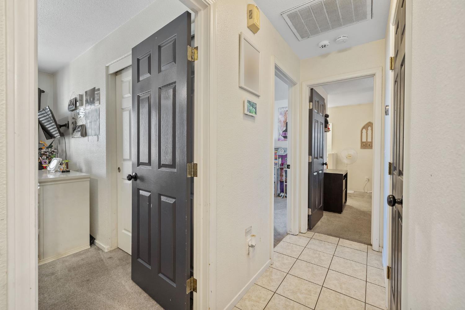 1915 Valley Springs Ave, Hanford, CA 93230