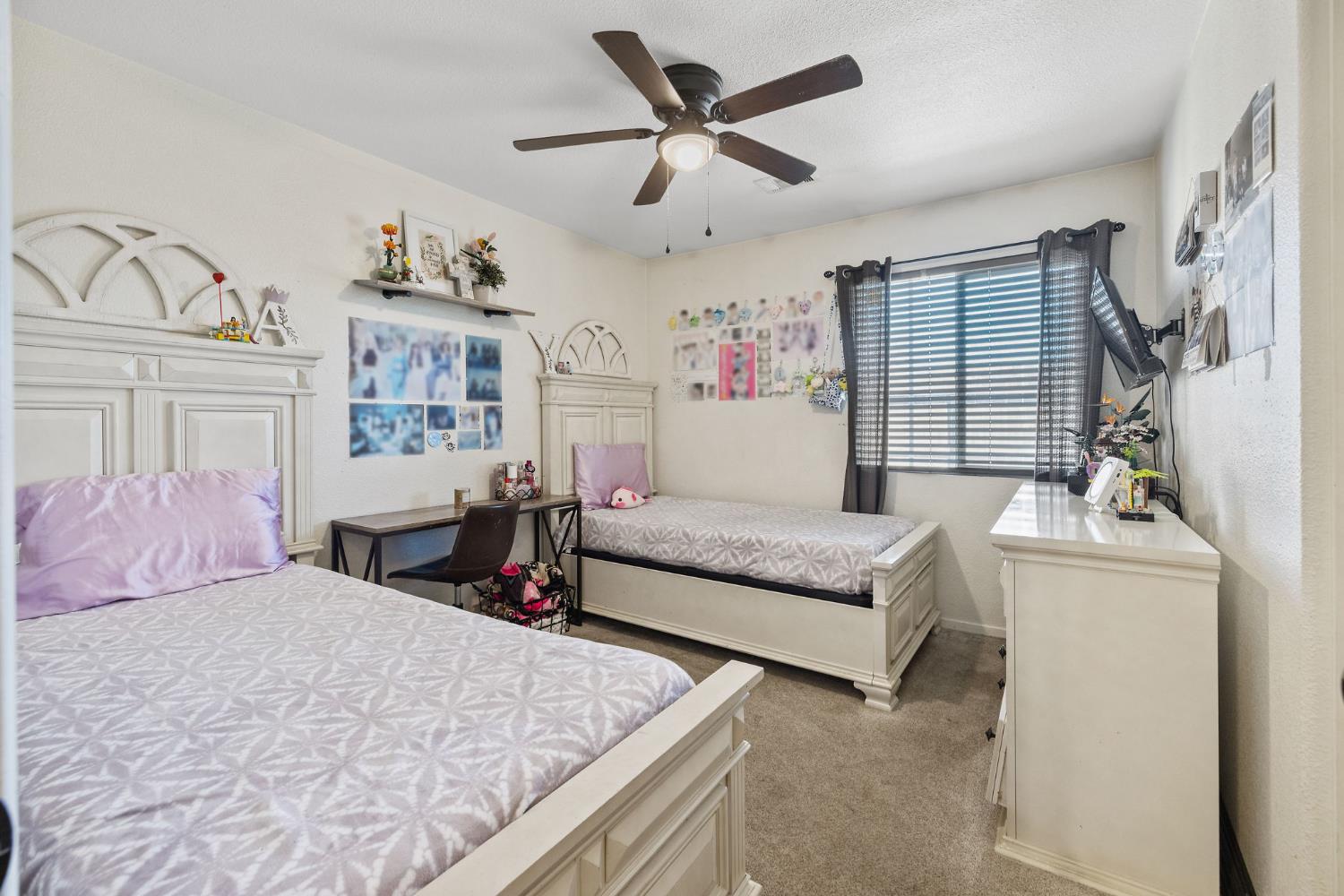 1915 Valley Springs Ave, Hanford, CA 93230