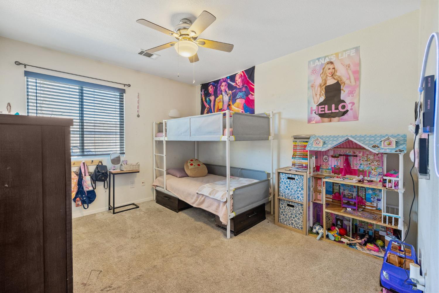 1915 Valley Springs Ave, Hanford, CA 93230