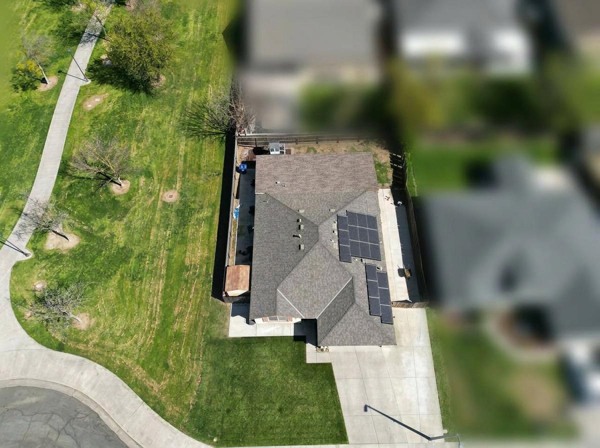 1915 Valley Springs Ave, Hanford, CA 93230