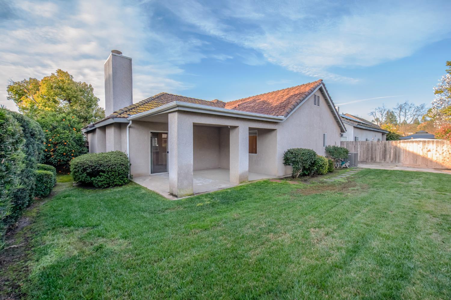 2274 E Skyview Ave, Fresno, CA 93720