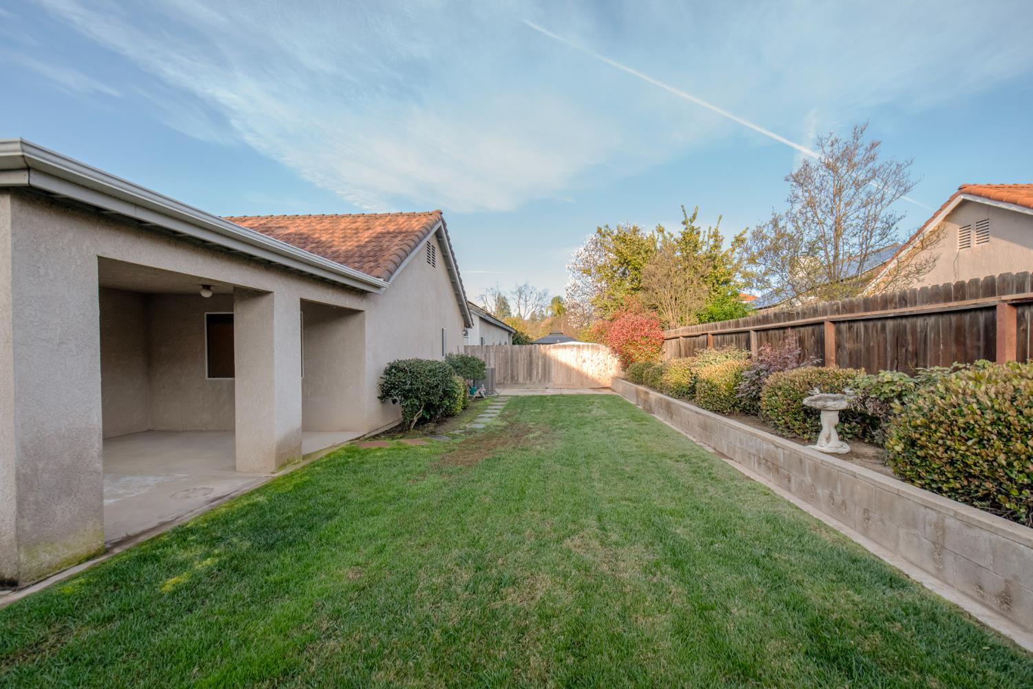 2274 E Skyview Ave, Fresno, CA 93720