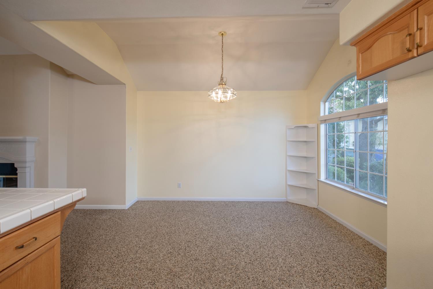 2274 E Skyview Ave, Fresno, CA 93720