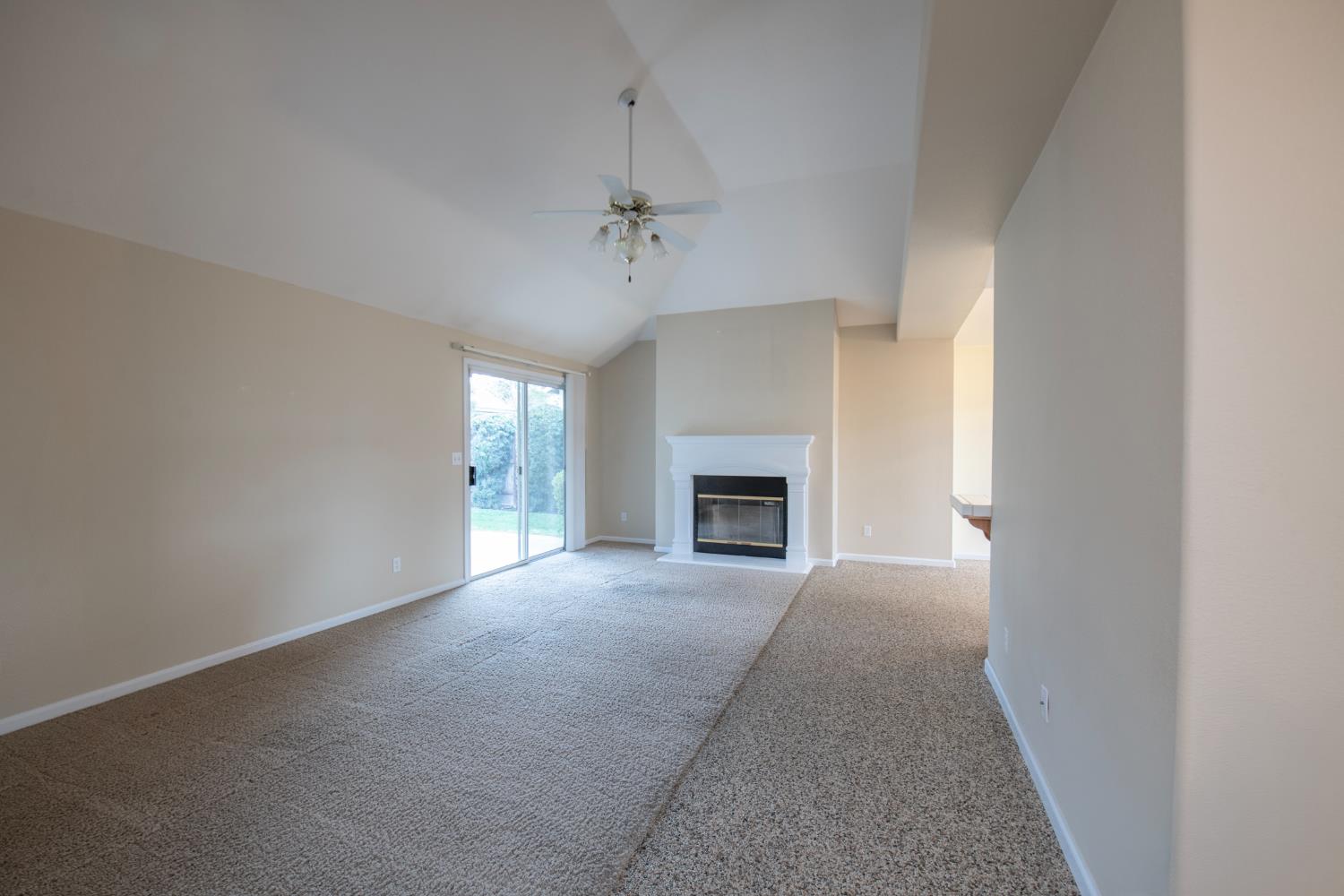 2274 E Skyview Ave, Fresno, CA 93720