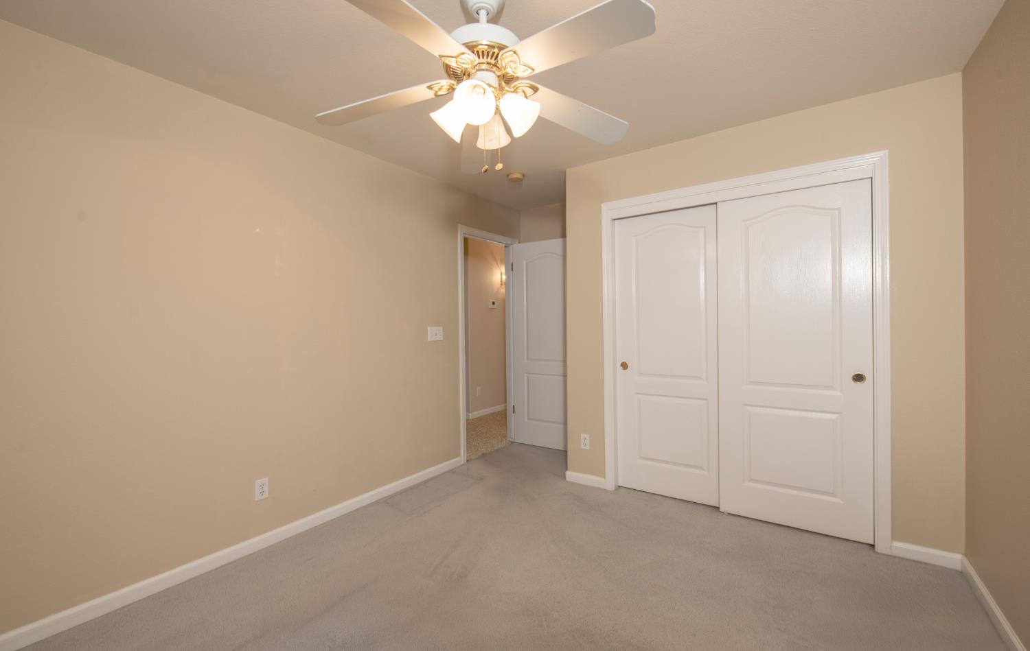 2274 E Skyview Ave, Fresno, CA 93720