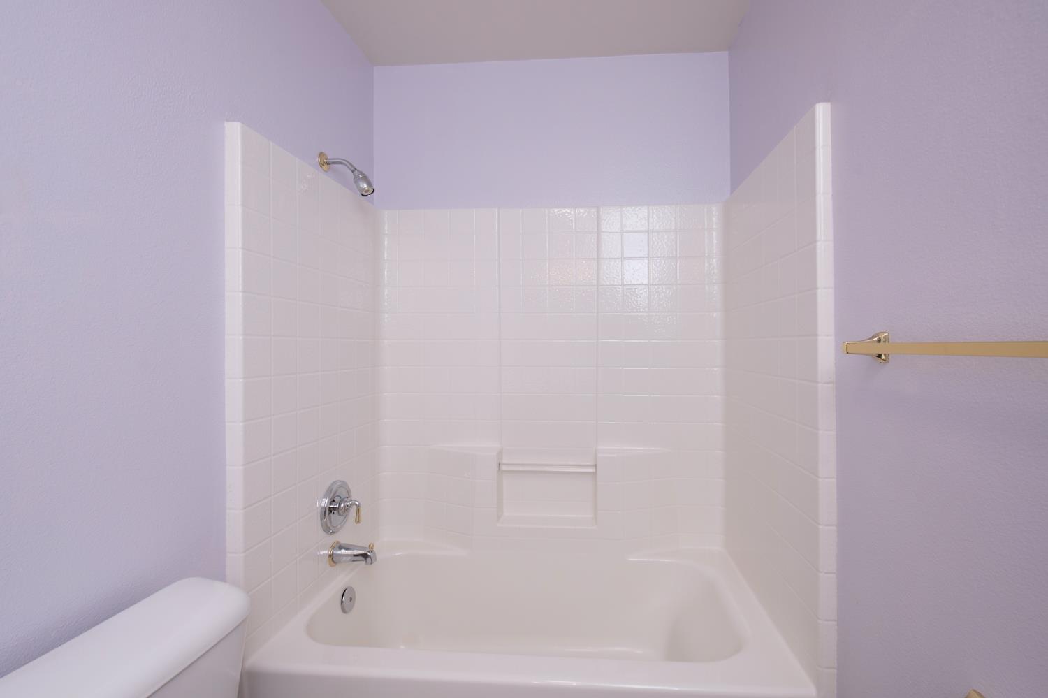 2274 E Skyview Ave, Fresno, CA 93720