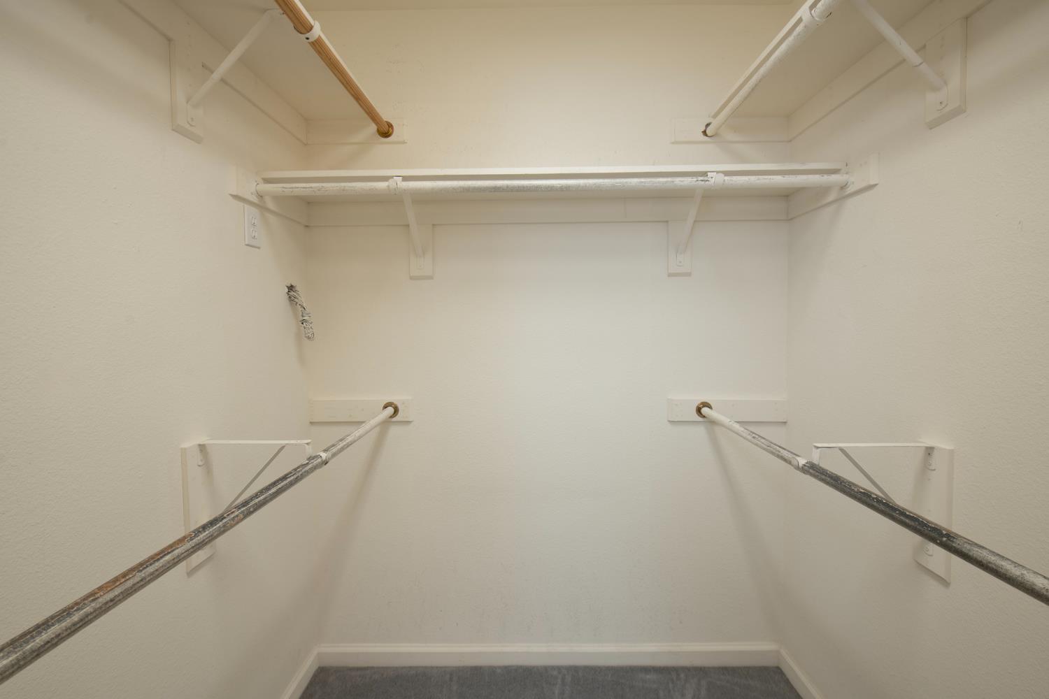 2274 E Skyview Ave, Fresno, CA 93720