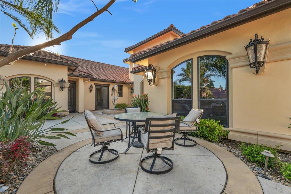 12392 N Via Tuscania Ave, Clovis, CA 93619