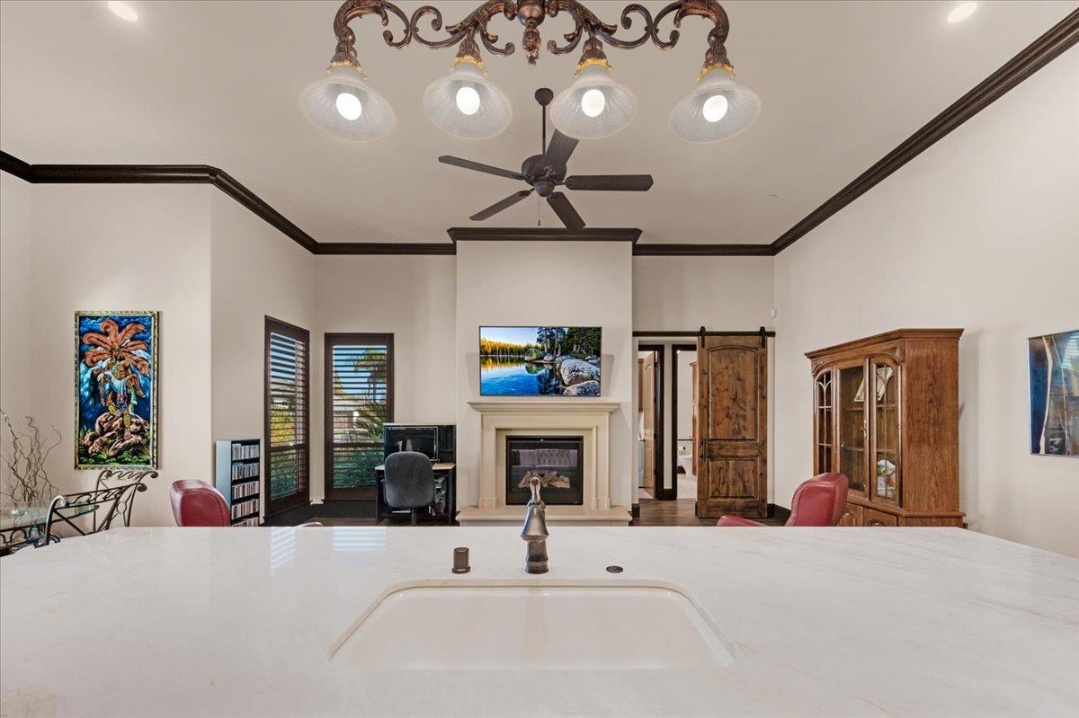 12392 N Via Tuscania Ave, Clovis, CA 93619