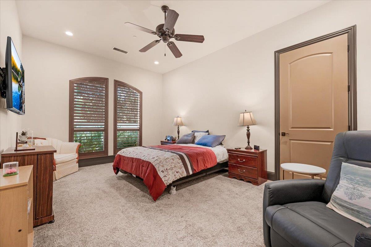 12392 N Via Tuscania Ave, Clovis, CA 93619