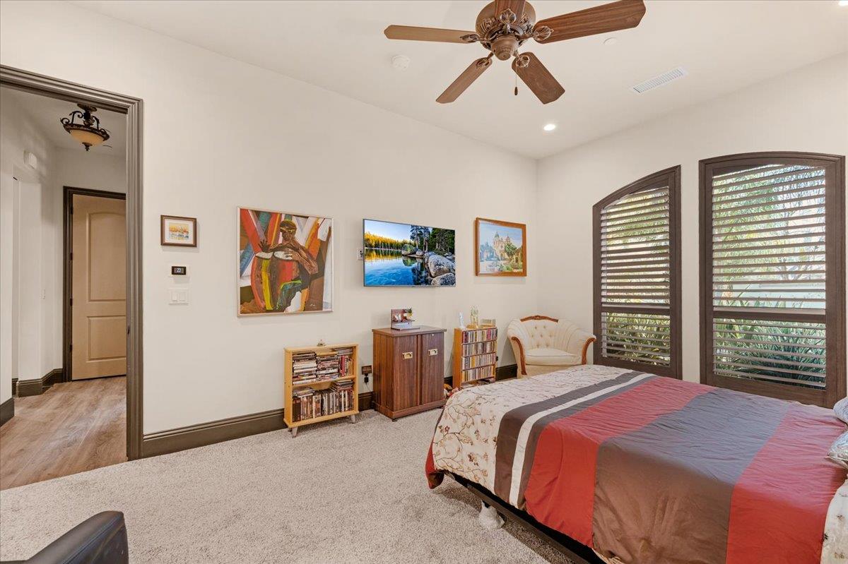 12392 N Via Tuscania Ave, Clovis, CA 93619