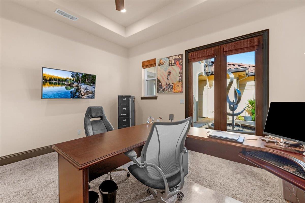 12392 N Via Tuscania Ave, Clovis, CA 93619