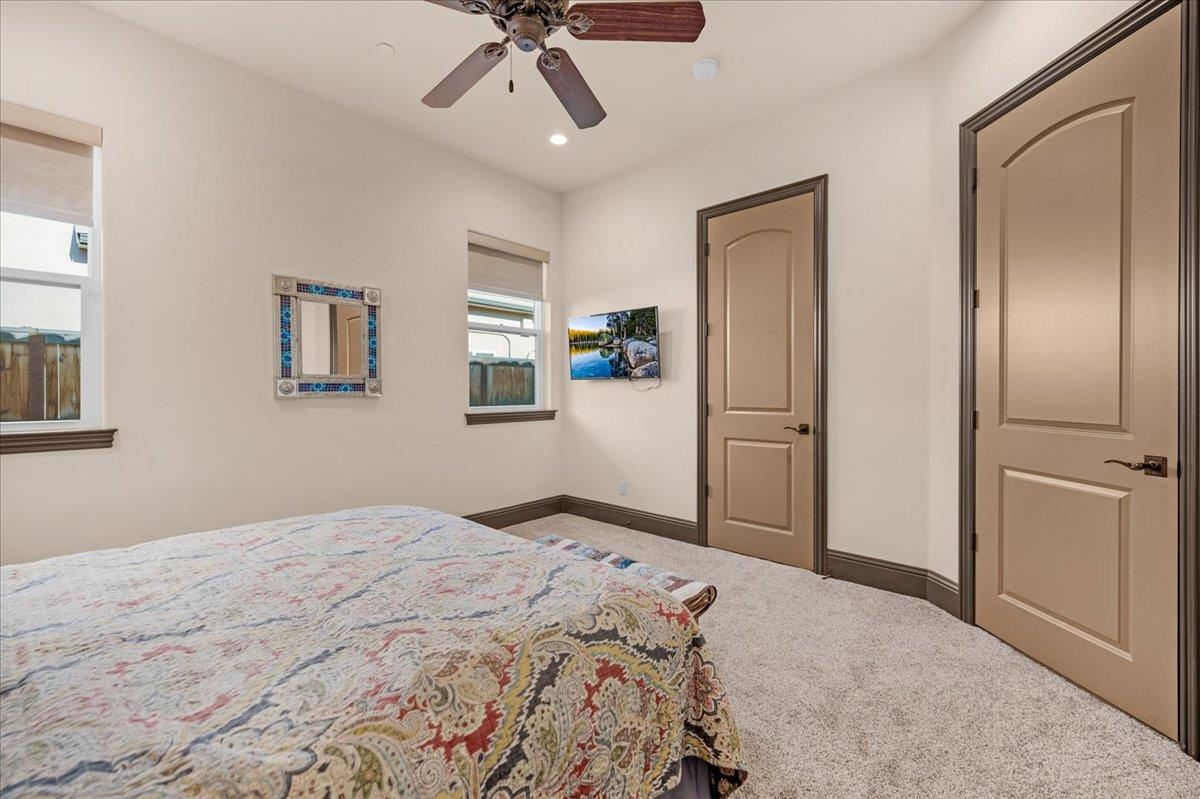 12392 N Via Tuscania Ave, Clovis, CA 93619