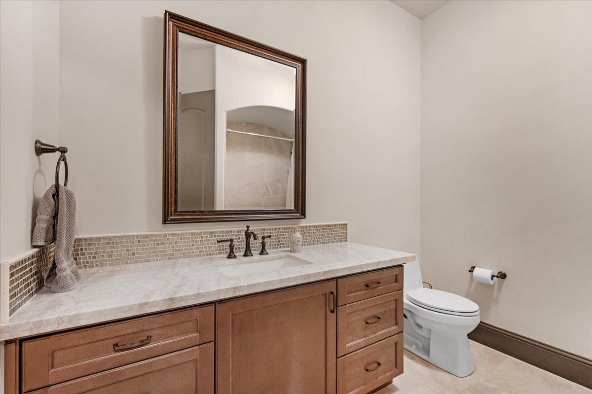 12392 N Via Tuscania Ave, Clovis, CA 93619