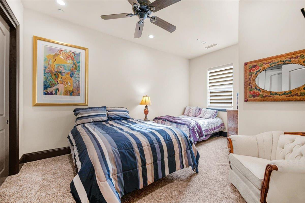 12392 N Via Tuscania Ave, Clovis, CA 93619