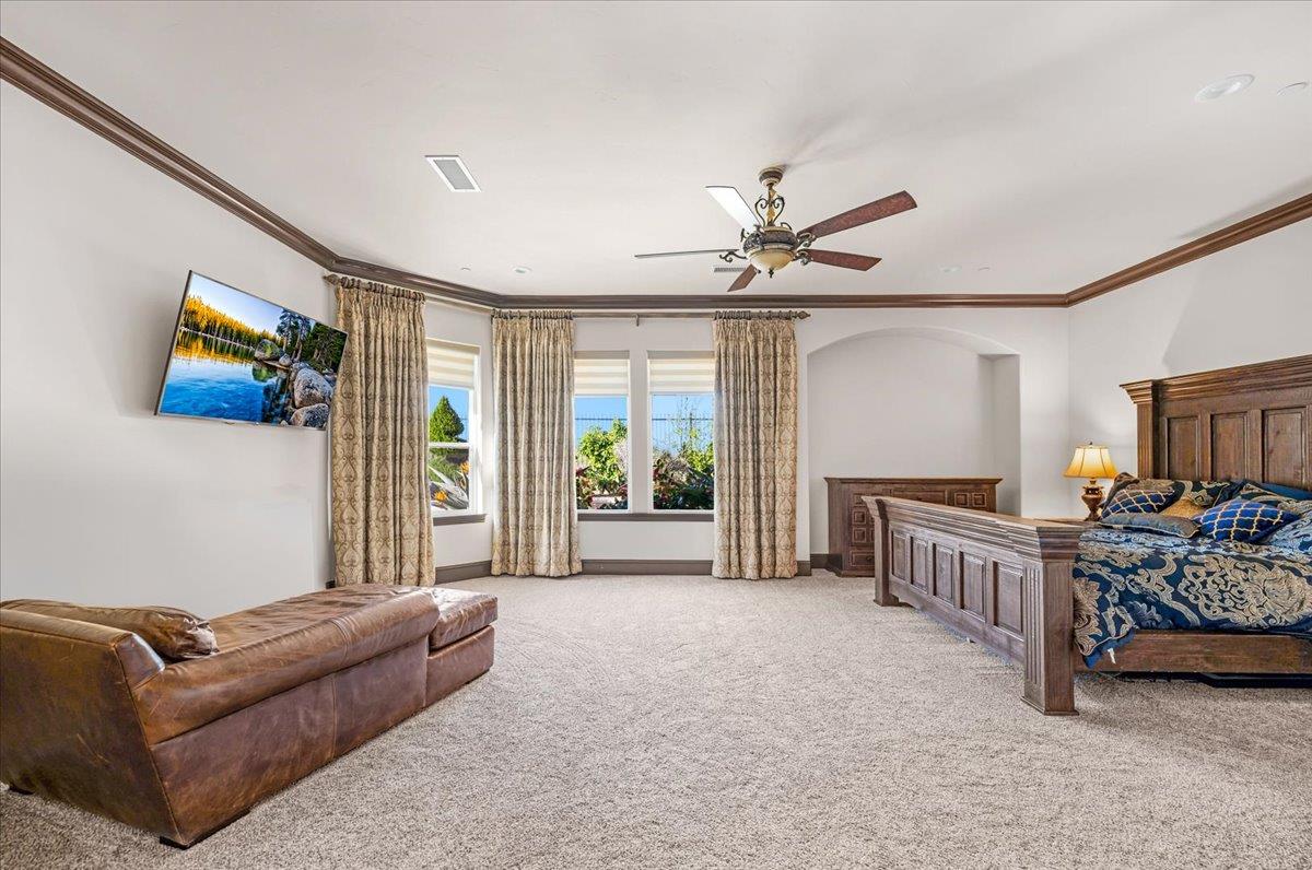 12392 N Via Tuscania Ave, Clovis, CA 93619