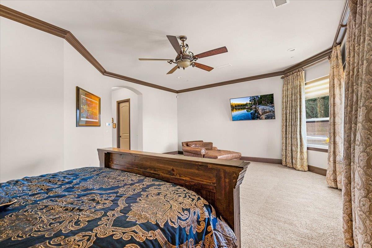 12392 N Via Tuscania Ave, Clovis, CA 93619