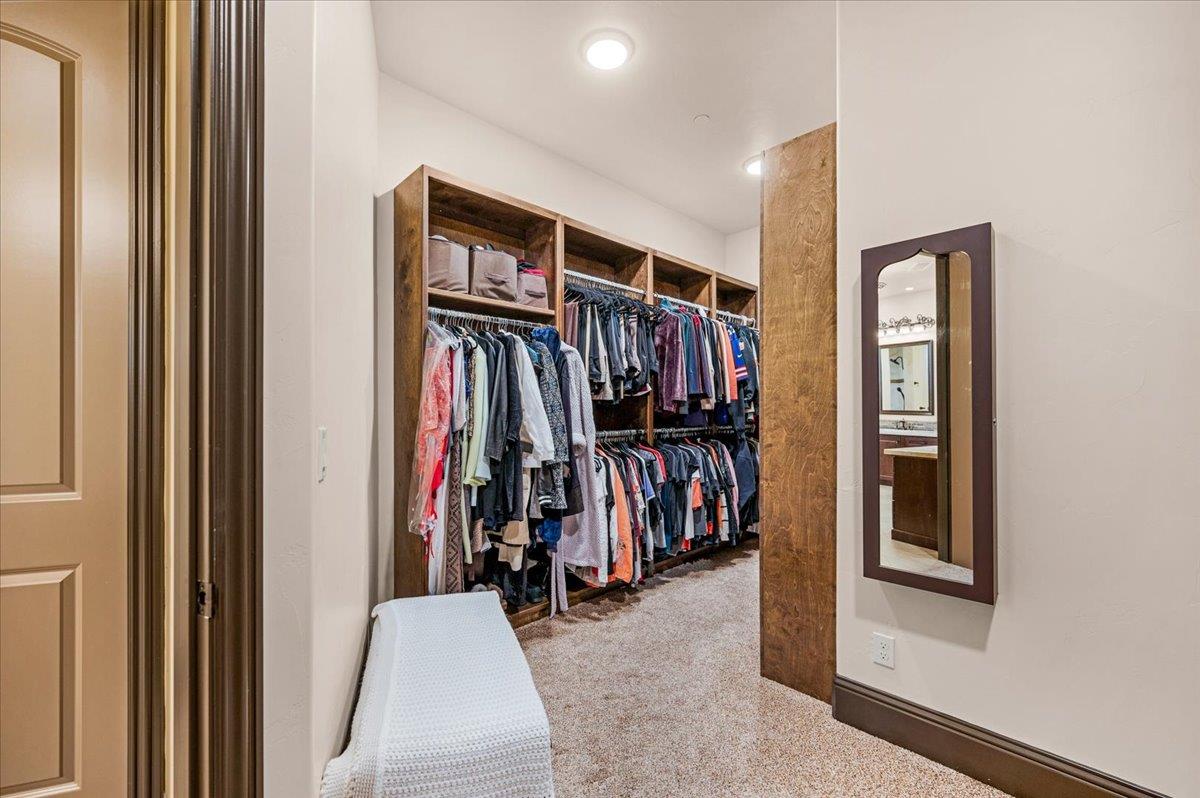 12392 N Via Tuscania Ave, Clovis, CA 93619