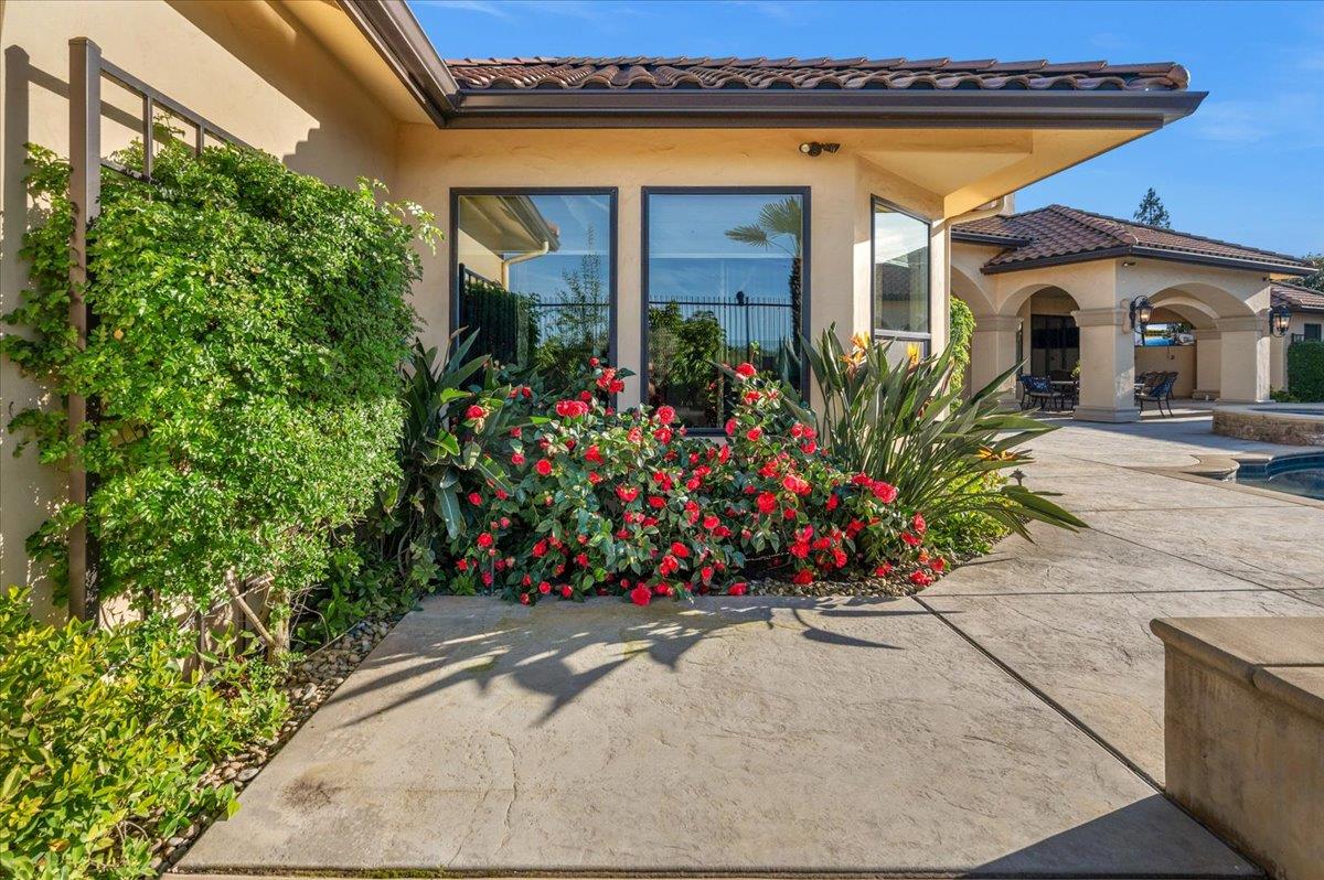 12392 N Via Tuscania Ave, Clovis, CA 93619