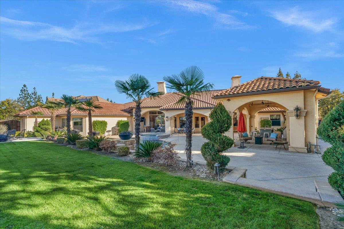 12392 N Via Tuscania Ave, Clovis, CA 93619