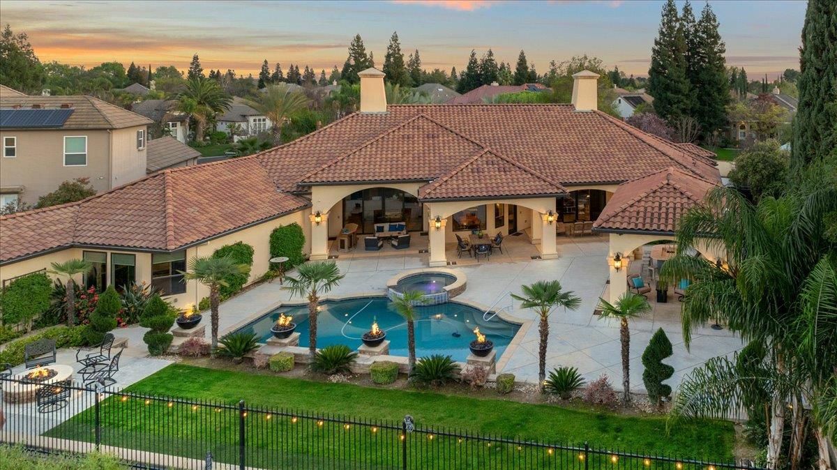 12392 N Via Tuscania Ave, Clovis, CA 93619