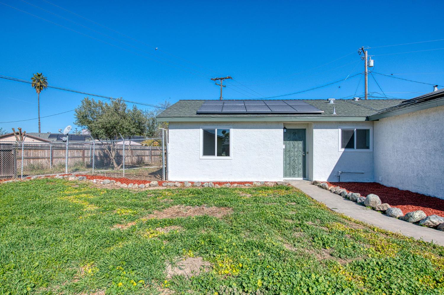1167 Cling Cir, Hanford, CA 93230