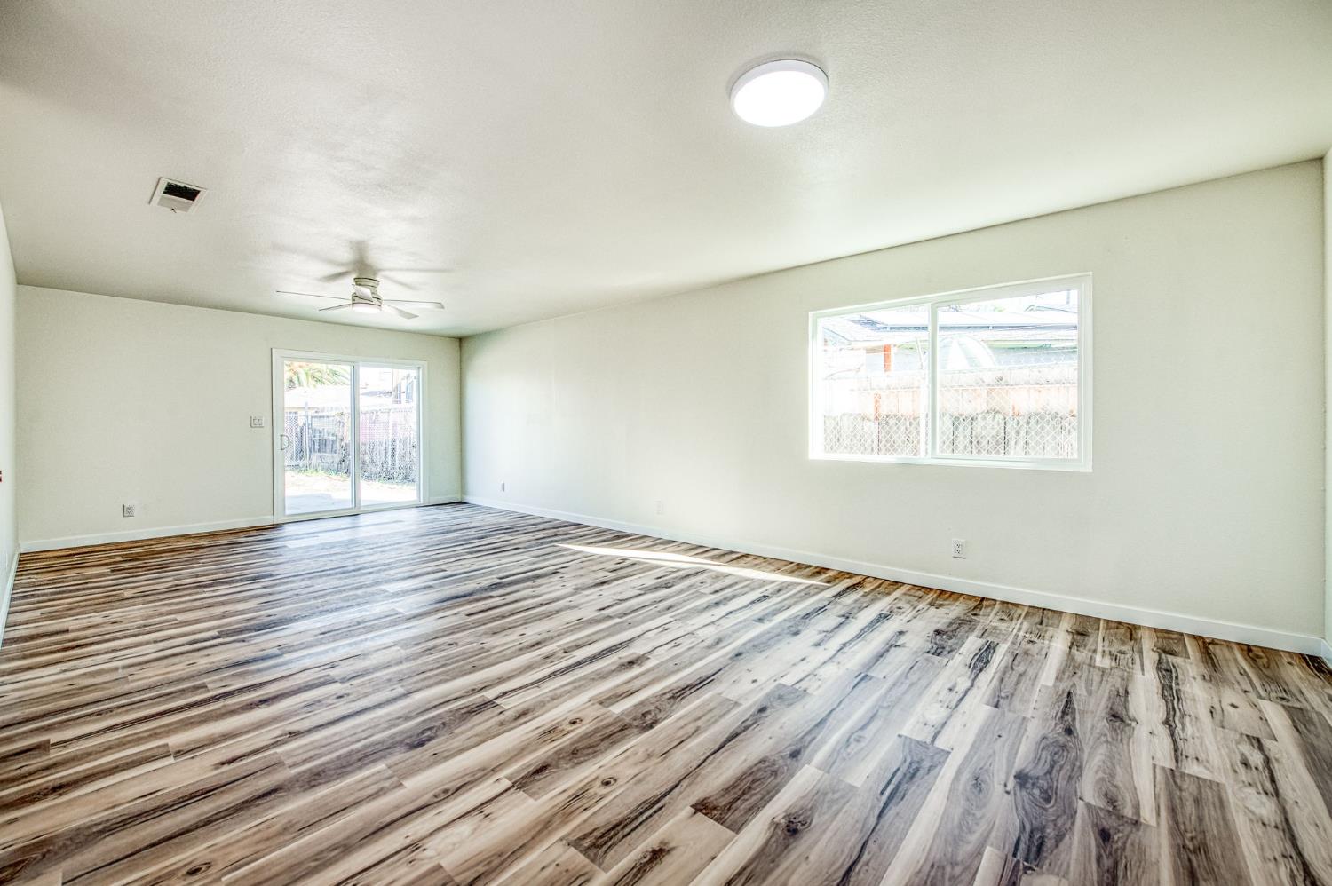 1167 Cling Cir, Hanford, CA 93230