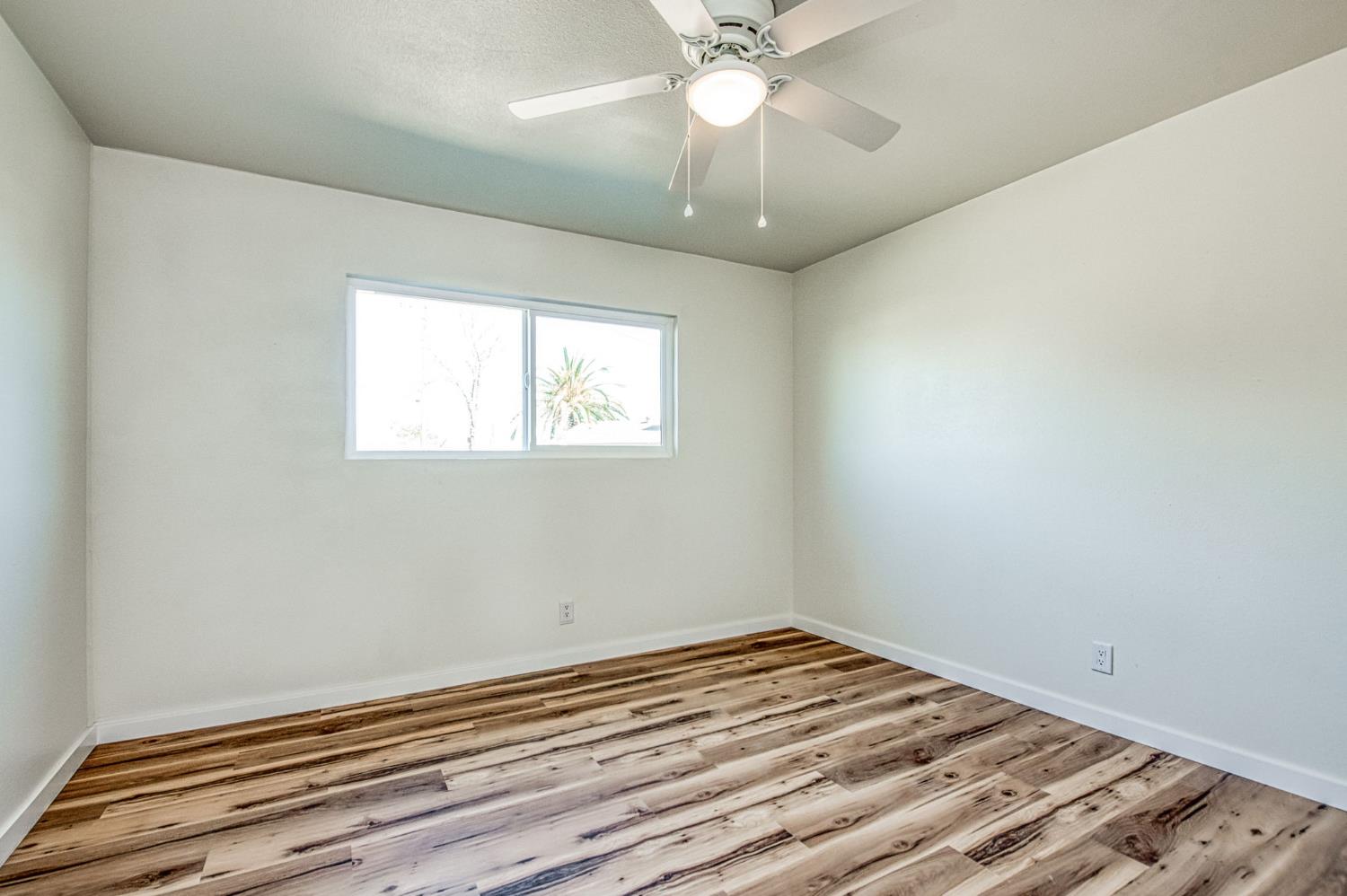 1167 Cling Cir, Hanford, CA 93230