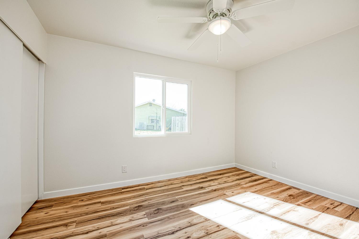 1167 Cling Cir, Hanford, CA 93230