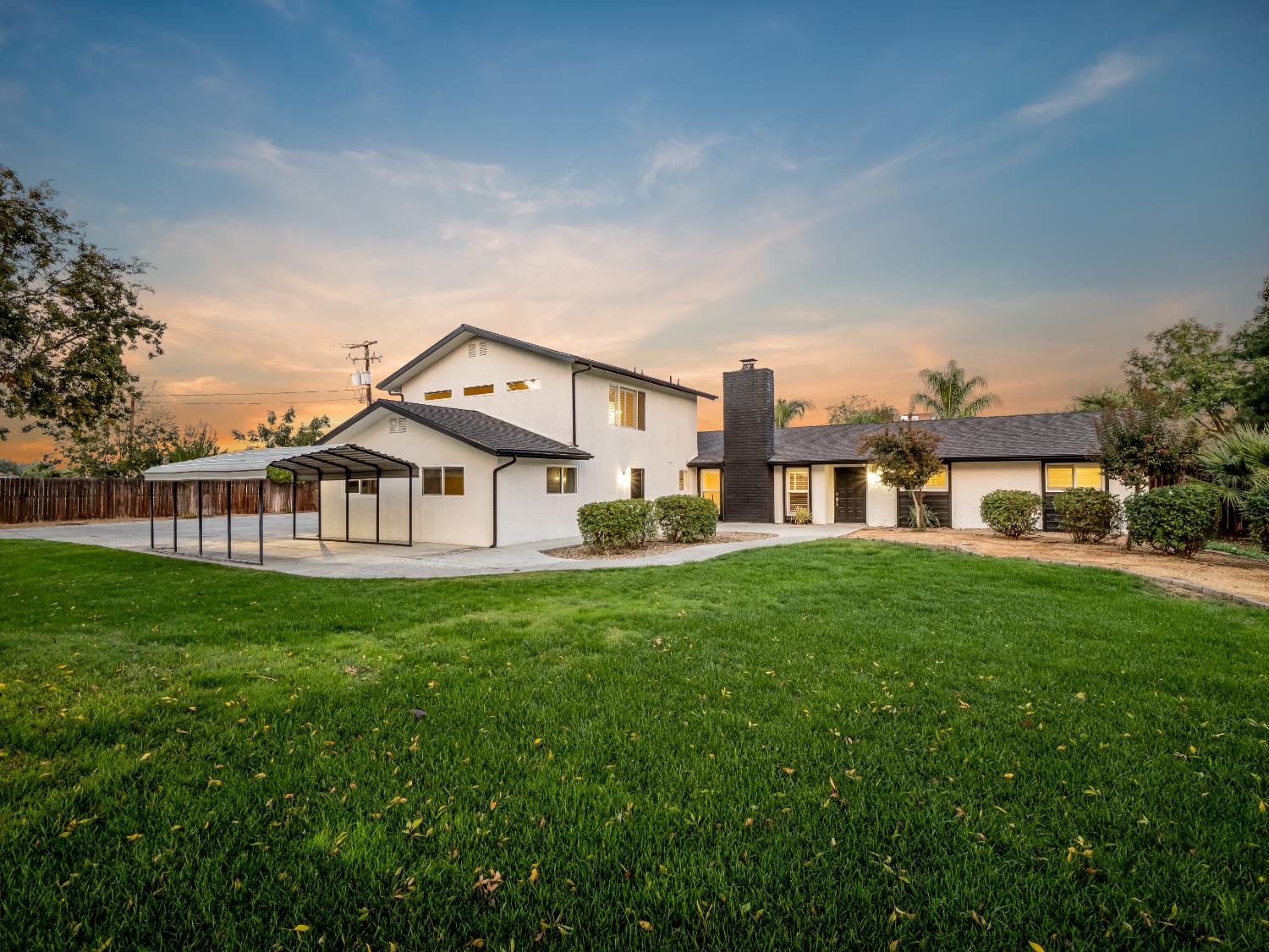 9226 N Fowler Ave, Clovis, CA 93619