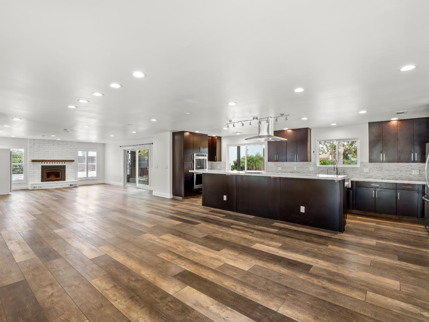 9226 N Fowler Ave, Clovis, CA 93619