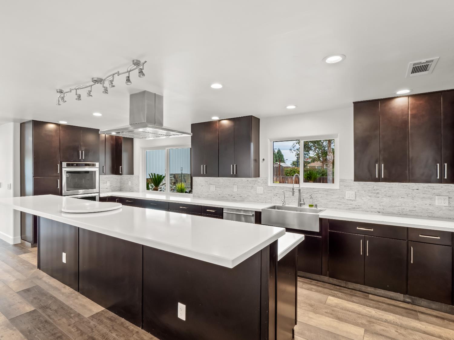 9226 N Fowler Ave, Clovis, CA 93619