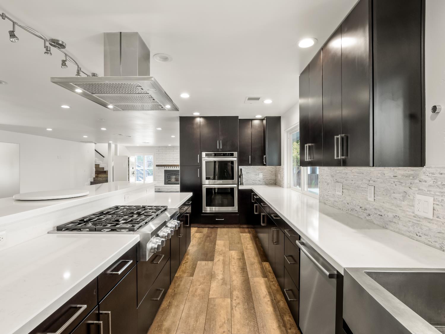 9226 N Fowler Ave, Clovis, CA 93619