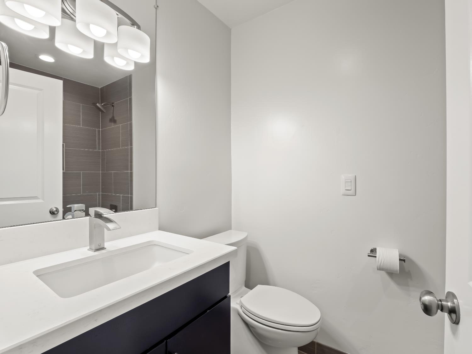 9226 N Fowler Ave, Clovis, CA 93619