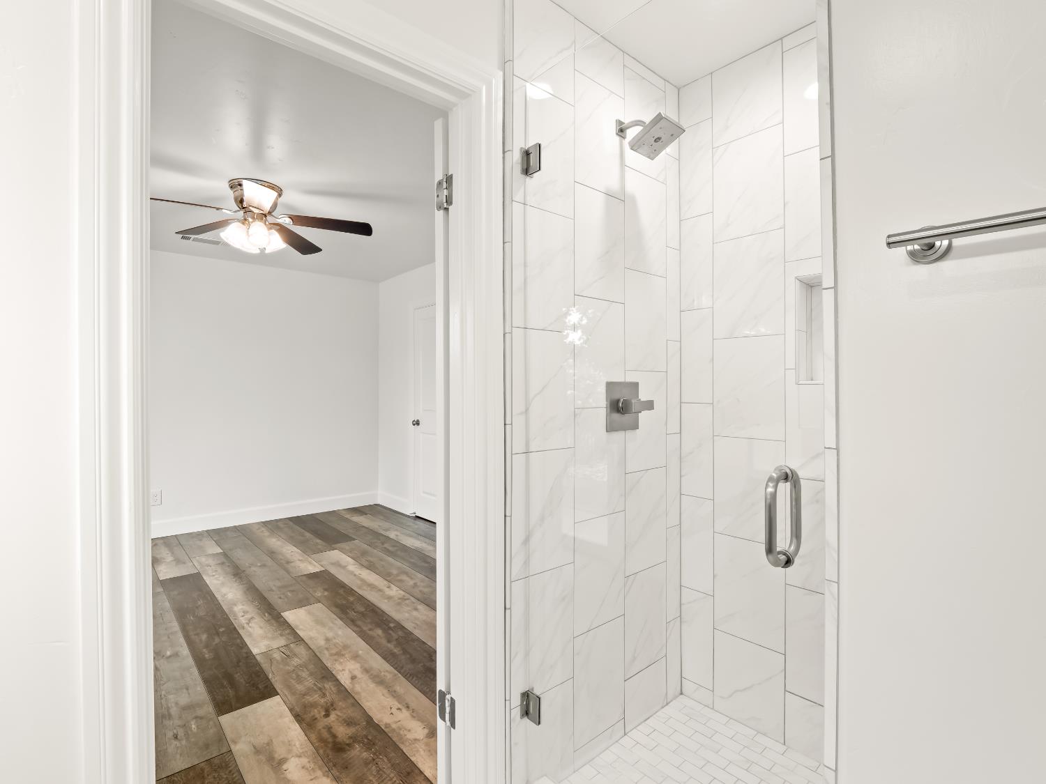 9226 N Fowler Ave, Clovis, CA 93619