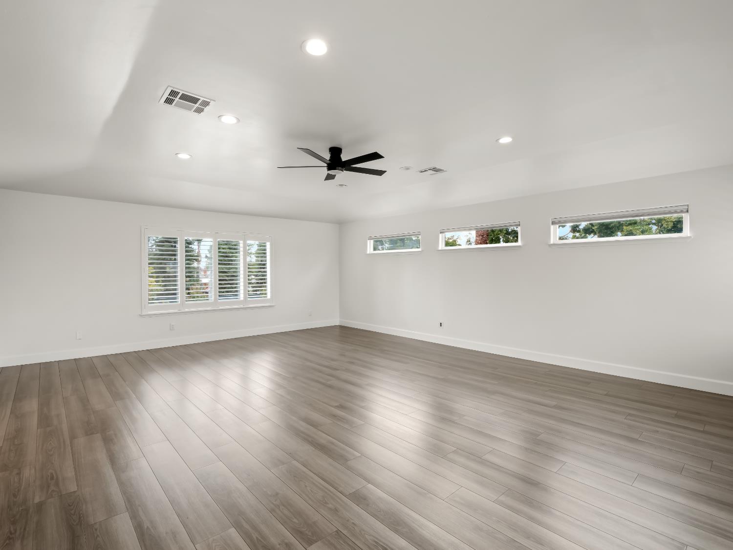 9226 N Fowler Ave, Clovis, CA 93619