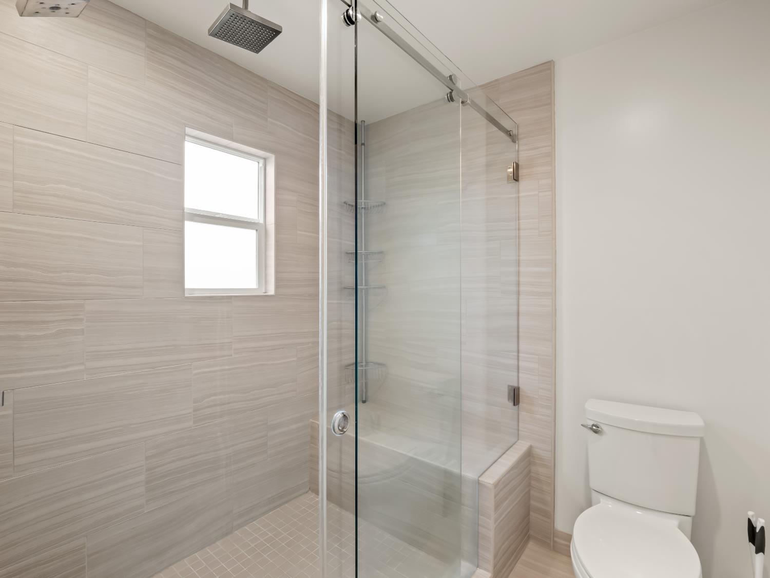 9226 N Fowler Ave, Clovis, CA 93619